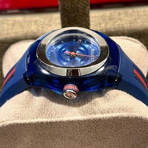GUCCI PRE-LOVED AUTHENTIC BLUE COLOR RUBBER STRAP SIGNATURE WEB WATCH